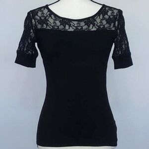 Women's Elegant Lace Short Sleeve Keyhole Back Blouse/Top Black Size XS NWOT
